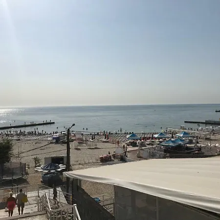 Апартаменты Возле Моря. Apartman *
